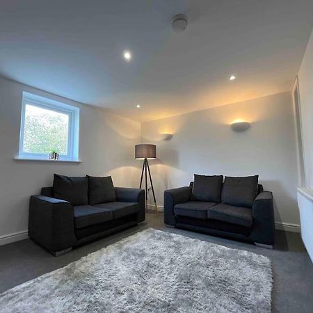 Modern 2 Bedroom Flat In Town Centre Aberystwyth Exterior photo