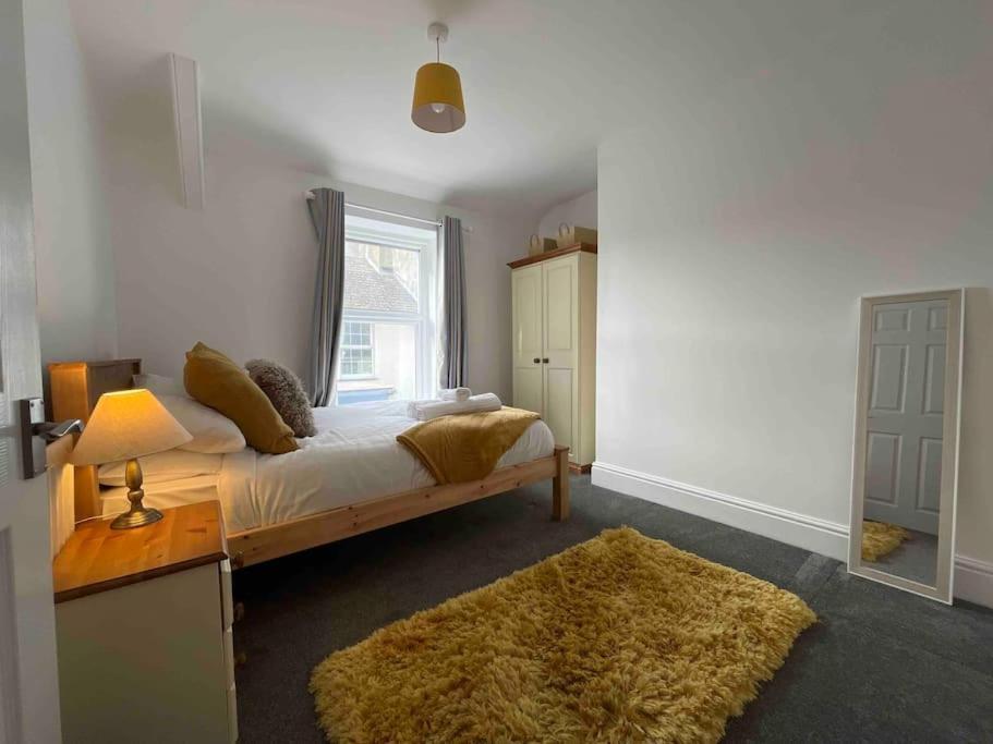 Modern 2 Bedroom Flat In Town Centre Aberystwyth Exterior photo