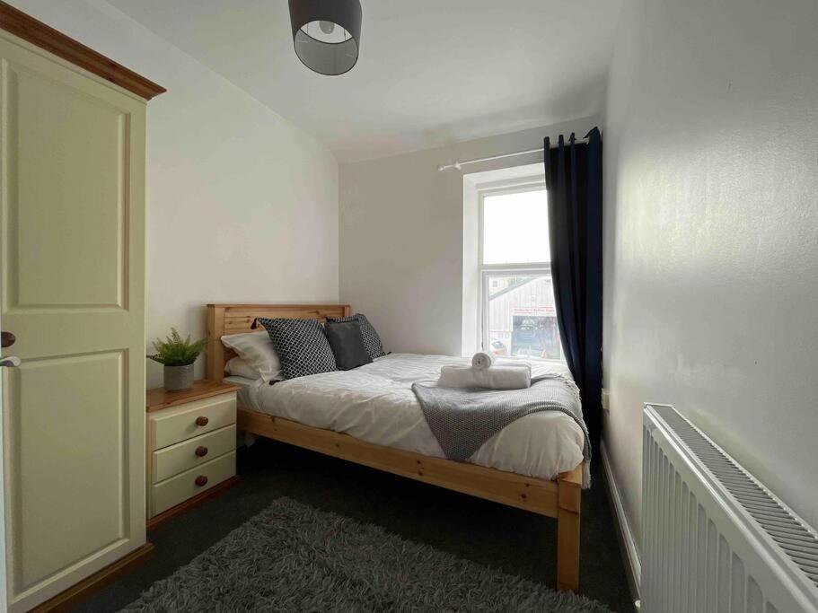 Modern 2 Bedroom Flat In Town Centre Aberystwyth Exterior photo